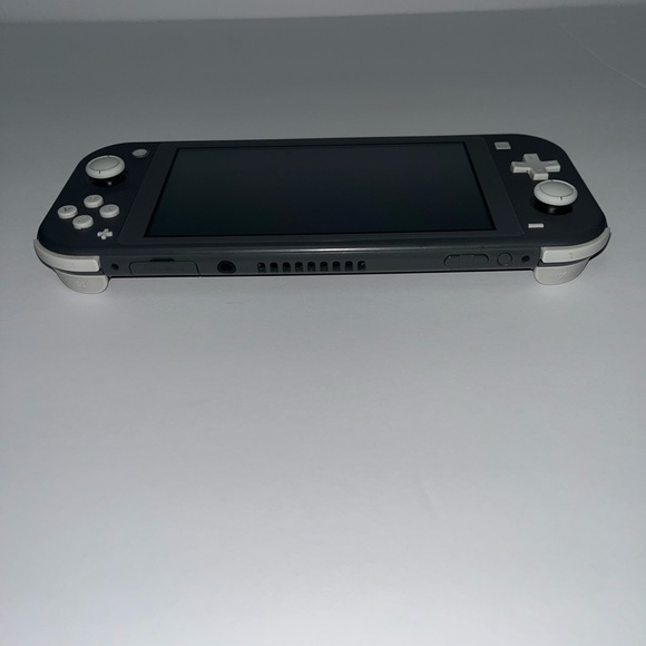 Nintendo Switch Lite Console - Gray with 5 games - Picture 13 of 15